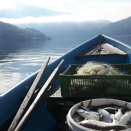 Ferienwohnungen Fischerhaus - Direkt Am See